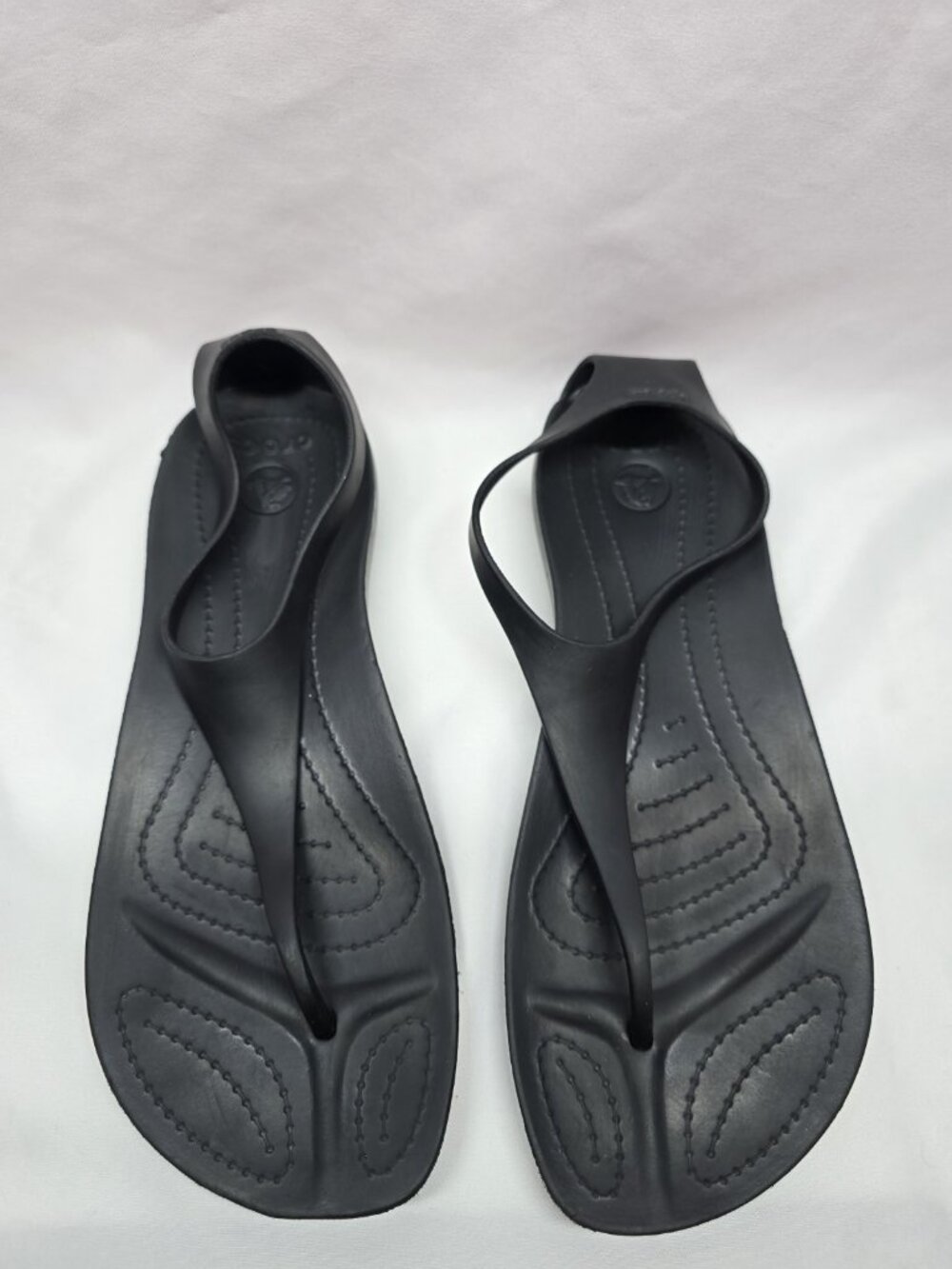 Crocs Serena T Strap Black Sandals Womens Size 9- Discontinued Style